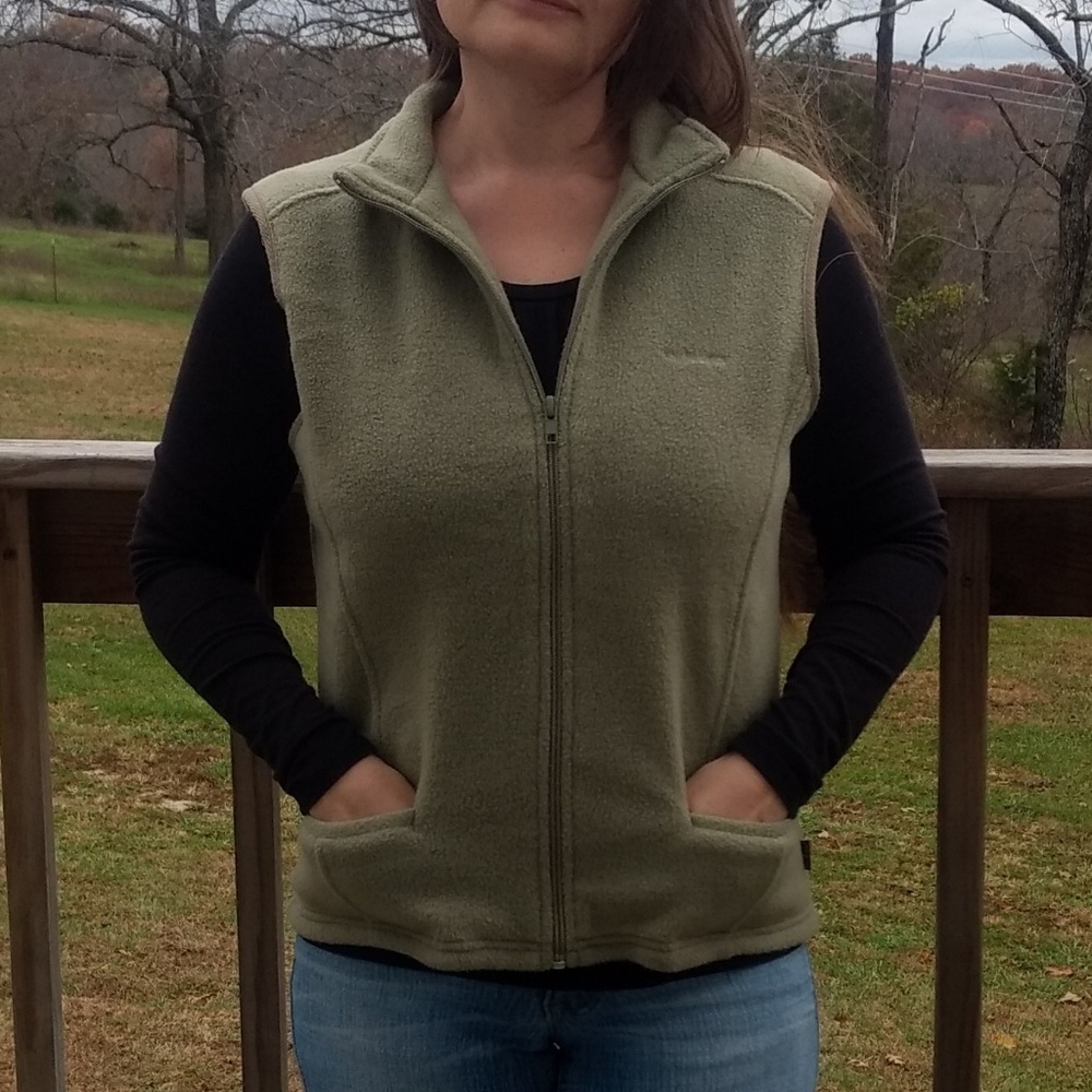 NY Jeans New York & Company Olive Fleece Zip Vest - Picture 1 of 8